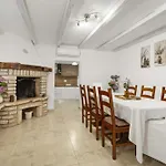 Angelika In Grabri - Haus Fuer 6-8 Personen * Barban
