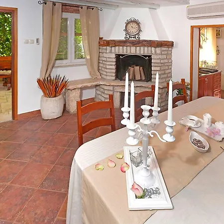 Holiday home Angelika In Grabri