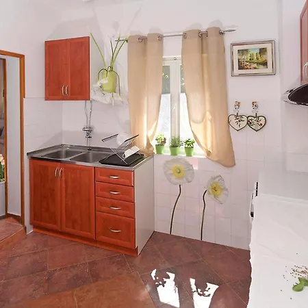 Holiday home Angelika In Grabri *